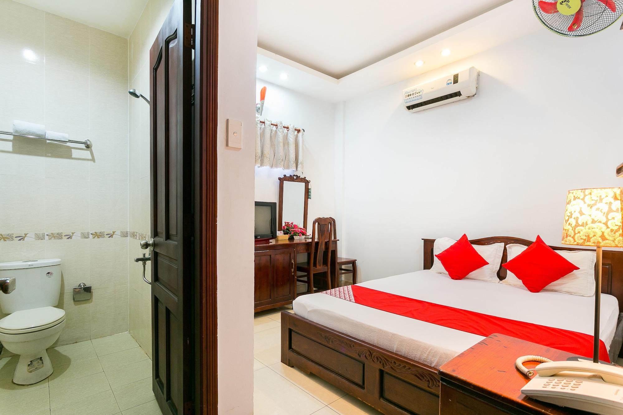 Oyo 130 Tuan Long Hotel Ho Chi Minh City Bagian luar foto