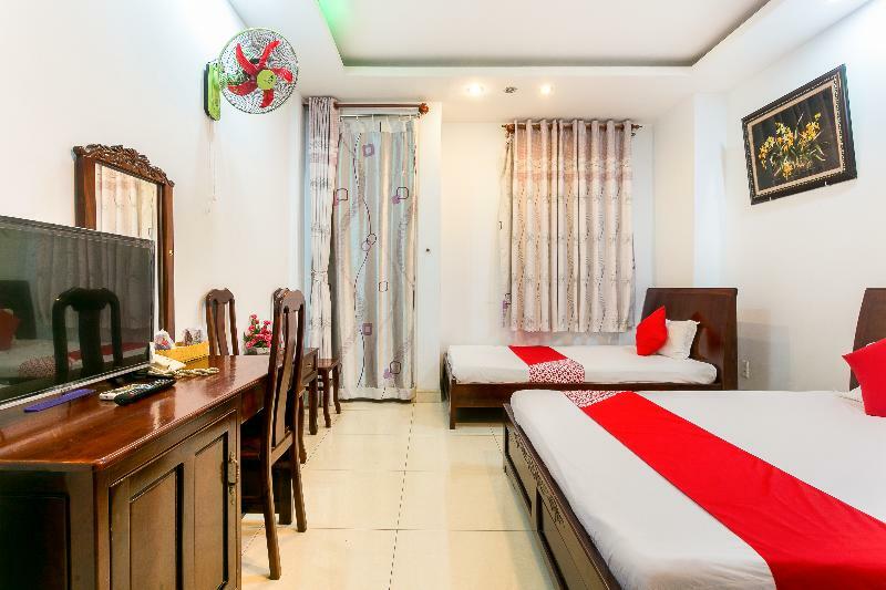 Oyo 130 Tuan Long Hotel Ho Chi Minh City Bagian luar foto